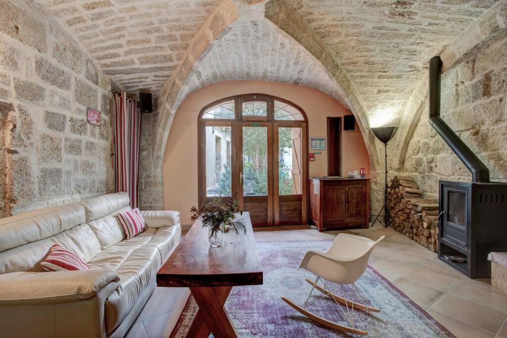Stunning Medieval Getaway 빅-라-가르디올 외부 사진